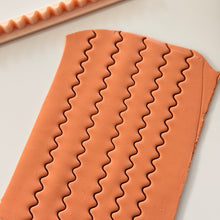 Load image into Gallery viewer, 07 Edge Cutter For Polymer Clay