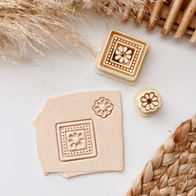 Load image into Gallery viewer, Flower Rug Clay Cutter Set