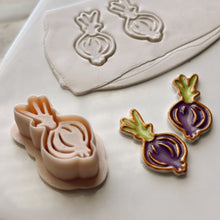 Load image into Gallery viewer, Onion Clay Cutter
