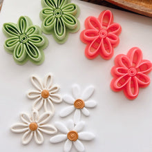 Load image into Gallery viewer, Kamel Flower Clay Cutter