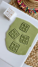 Load image into Gallery viewer, Lacelet Clay Cutter