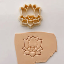 Load image into Gallery viewer, Nelumbo Eye Clay Cutter