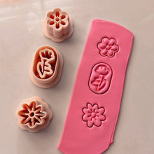Load image into Gallery viewer, Flower Clay Cutters