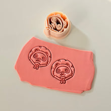 Load image into Gallery viewer, Tanuki Clay Cutter