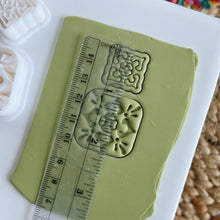 Load image into Gallery viewer, Flor Tile Clay Cutter (2pc)