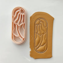 Load image into Gallery viewer, Drippy Flower Barrettes Clay Cutter