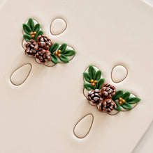 Load image into Gallery viewer, Merry Mint Clay Cutter
