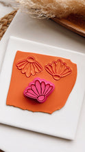 Load image into Gallery viewer, Sasha Flower Clay Cutter