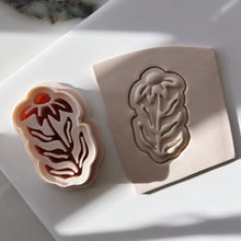 Load image into Gallery viewer, Matisse Flower Clay Cutter