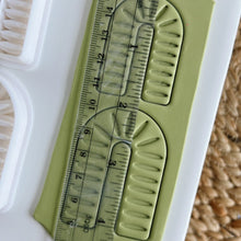 Load image into Gallery viewer, Arco Clay Earring Cutter