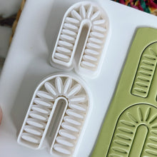 Load image into Gallery viewer, Arco Clay Earring Cutter