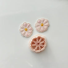 Load image into Gallery viewer, Flower Cent Clay Cutter