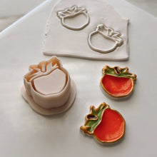 Load image into Gallery viewer, Tomato Clay Cutter