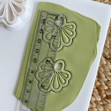 Load image into Gallery viewer, Lunari Bow Clay Earrings Cutter