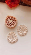 Load image into Gallery viewer, Flor de Cempasuchil Clay Cutter