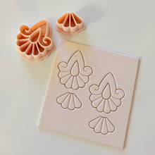 Load image into Gallery viewer, Curls Clay Cutter