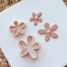 Load image into Gallery viewer, Duo Flower Clay Cutter
