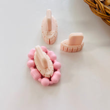 Load image into Gallery viewer, Oval Hoop Earring Guide | Polymer Clay Tool