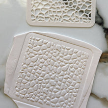 Load image into Gallery viewer, Giraffe 3D stencil