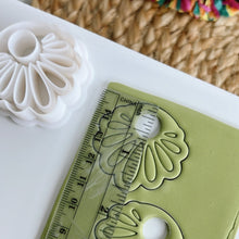 Load image into Gallery viewer, Babero Clay Cutter