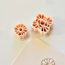 Load image into Gallery viewer, Ayla Clay Cutter