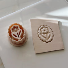 Load image into Gallery viewer, Floresilla Clay Cutter