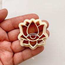 Load image into Gallery viewer, Nelumbo Eye Clay Cutter