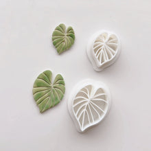 Load image into Gallery viewer, Heart Leaf Clay Cutter