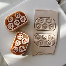 Load image into Gallery viewer, Violet Flower Clay Cutter