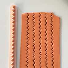 Load image into Gallery viewer, 04 Edge Cutter For Polymer Clay