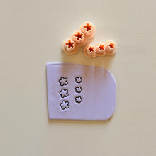 Load image into Gallery viewer, Micro Flower Clay Cutter Set