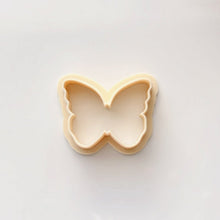 Load image into Gallery viewer, Simple Butterfly Clay Cutter