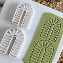 Load image into Gallery viewer, Arco Clay Earring Cutter
