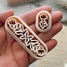 Load image into Gallery viewer, Flora Barrette Clay Cutter