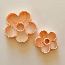 Load image into Gallery viewer, Puffy Flower Clay Cutter