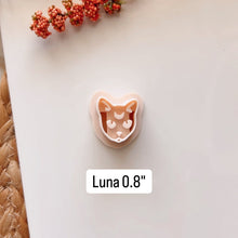 Load image into Gallery viewer, Luna Clay Cutter