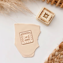Load image into Gallery viewer, Eye Rug Clay Cutter