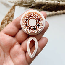 Load image into Gallery viewer, Petal Mirror Clay Cutter Set (Center Stone cutter included)