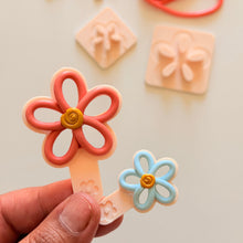 Load image into Gallery viewer, Flower Loop Maker 1” | Polymer Clay Flower Tool