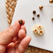 Load image into Gallery viewer, Pine Cones Clay Cutter