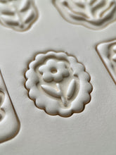 Load image into Gallery viewer, Floresilla Cutter