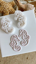 Load image into Gallery viewer, Sea Horse Clay Cutter