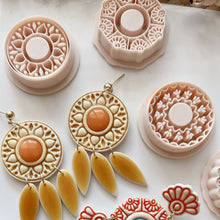 Load image into Gallery viewer, Petal Mirror Clay Cutter Set (Center Stone cutter included)
