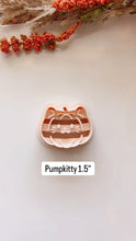 Load image into Gallery viewer, Pumpkitty Clay Cutter