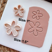 Load image into Gallery viewer, Duo Flower Clay Cutter