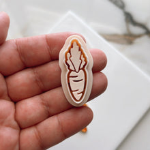 Load image into Gallery viewer, Carrot Clay Cutter