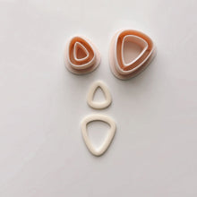 Load image into Gallery viewer, Triangle Clay Cutter