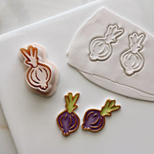 Load image into Gallery viewer, Onion Clay Cutter