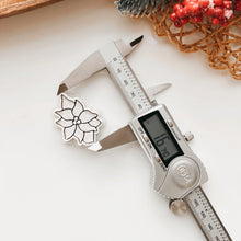 Load image into Gallery viewer, Noche Buena Cutter