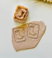 Load image into Gallery viewer, Tiny Boots Clay Cutter